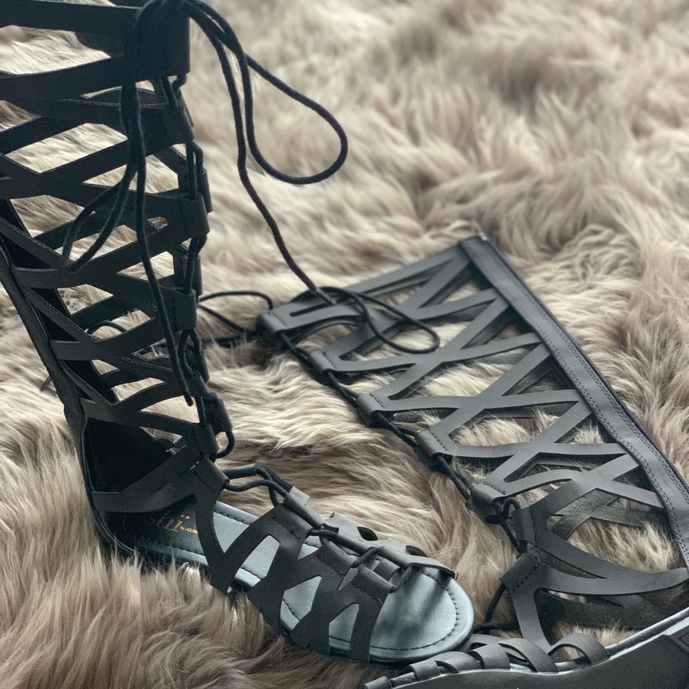 Knee high Gladiator lace up sandals with zipper
